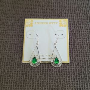 Annika Witt Green💚 Onyx Earrings